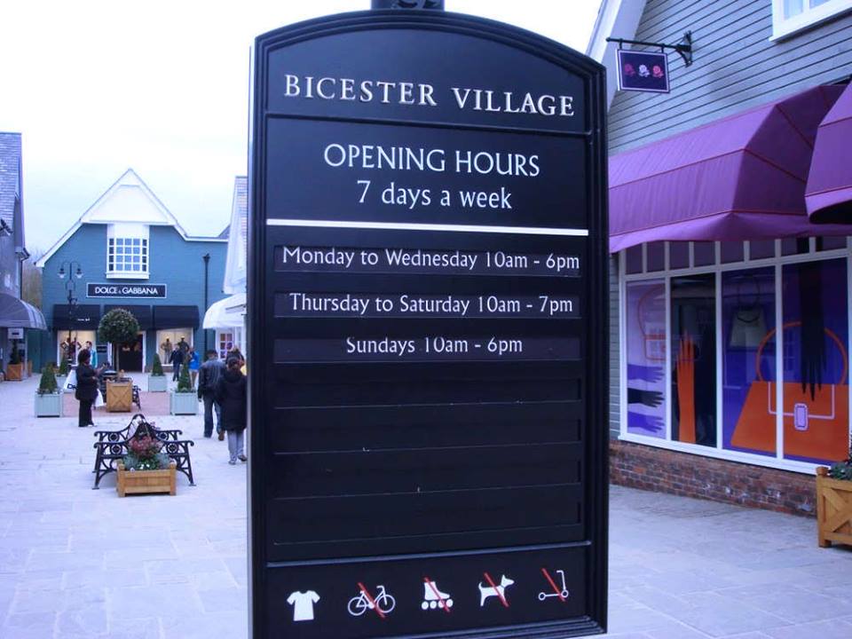 opening hours Bicester Village